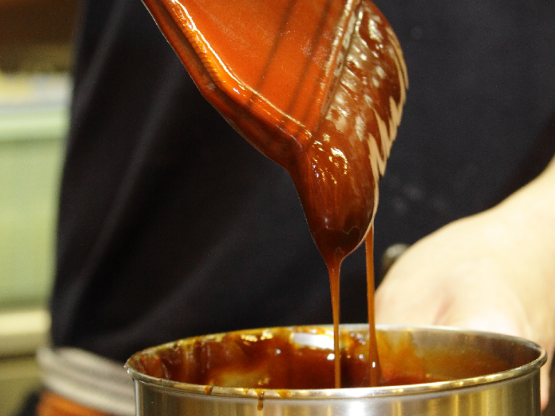 長田屋オリジナル特注オタフクソースを使用